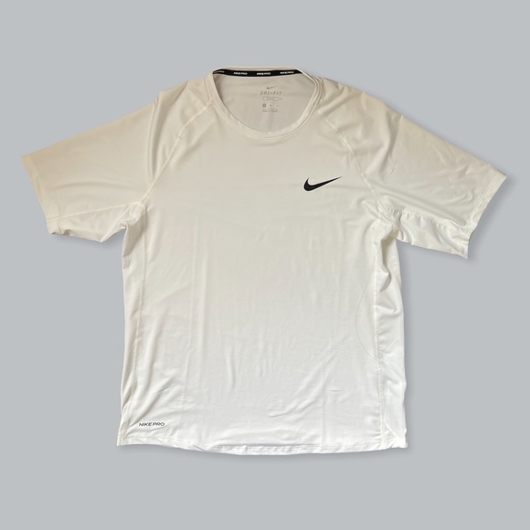 💥3 for $30💥 NWT Nike Dri Fit Workout Shirt - Picture 5 of 7
